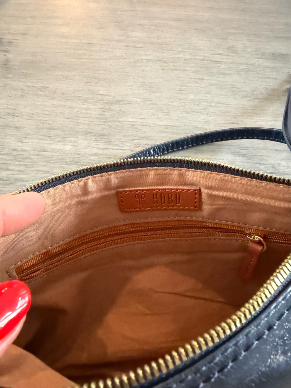 Hobo Darcy Crossbody - Polished Leather Dark Blue 3-in-one - Picture 3 of 9
